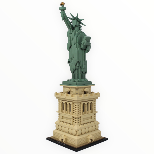 Used Set 21042 Architecture Statue of Liberty For Sale