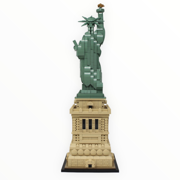 Used Set 21042 Architecture Statue of Liberty For Sale